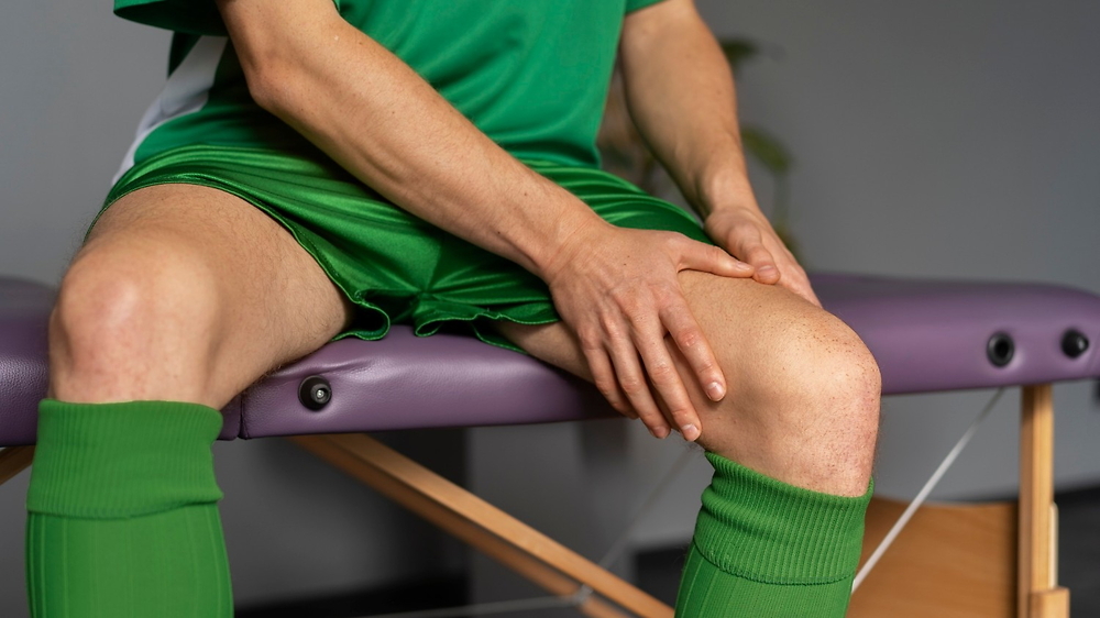 «Пошкодження менісків та зв'язок коліна» О. Оліфіренко