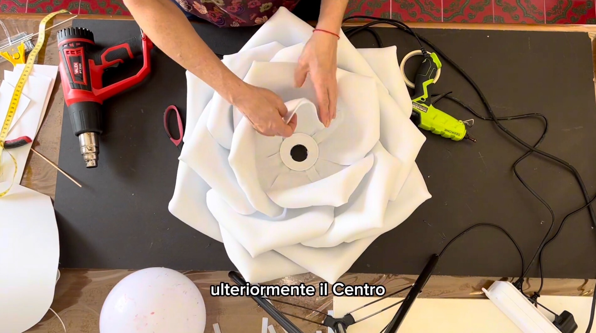 Video corso lampadario a forma di rosa in gomma EVA