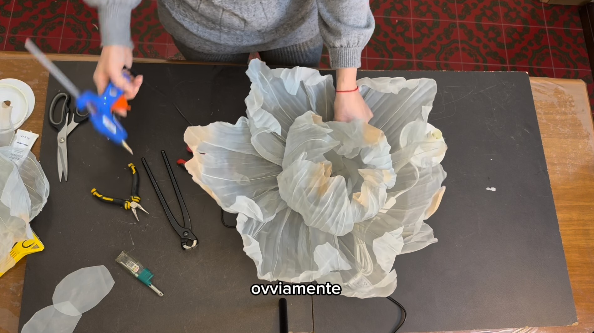 Video corso lampada/lampadario peonia gigante in stoffa