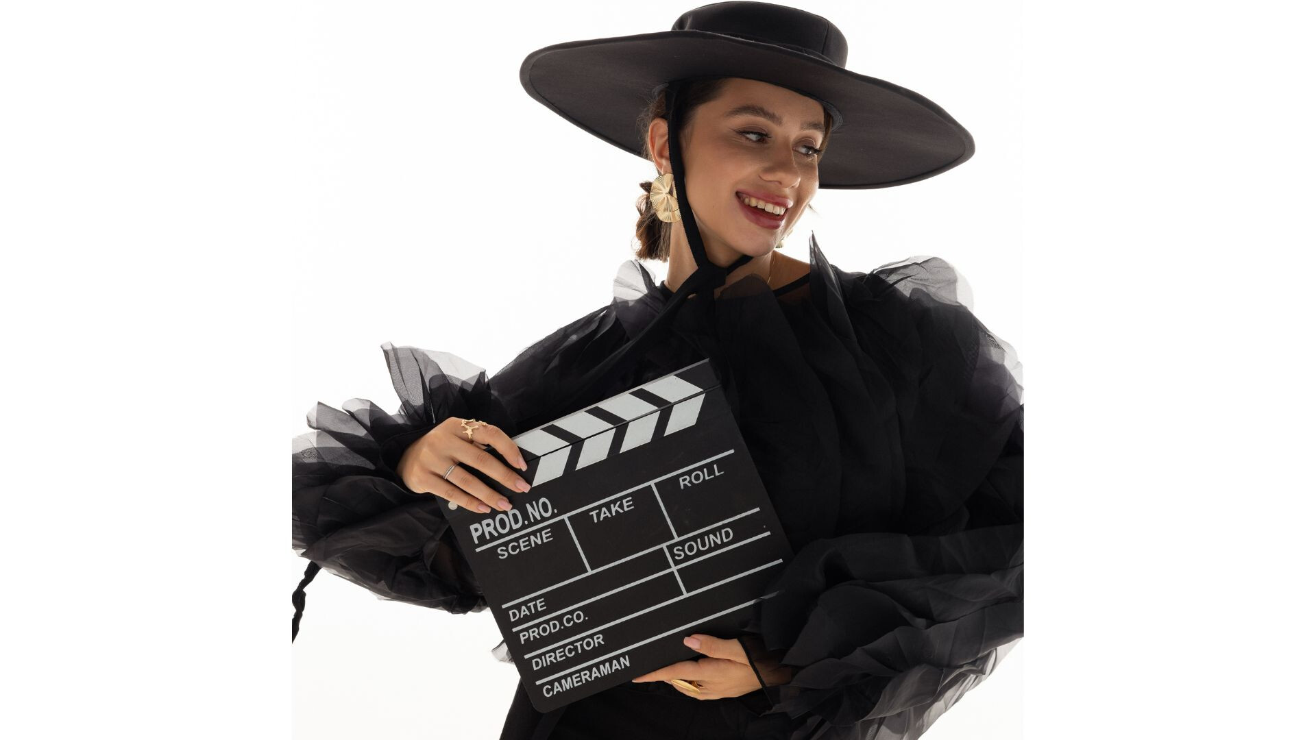 СКРІЗЬ ОБʼЄКТИВ